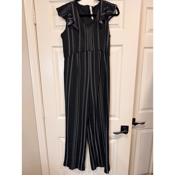 NY Collection Pants - #B5 NY Collection Jumpsuit Sz. Petite Medium Black Ruffle Sleeve Polka Dot